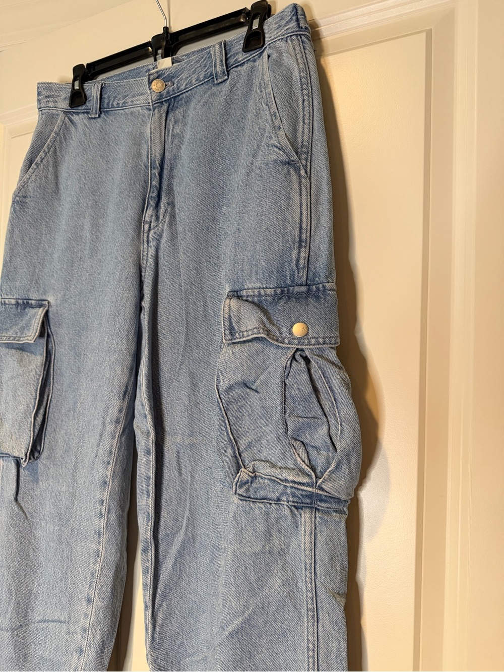 Madewell Light Wash Low-Slung Cargo Jeans - Picture 8 of 8